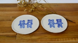 bear-paint-blue-and-white-plate