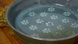 celadon-plate-flower-pattern-2